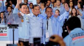 Prabowo Subianto bersama Gibran Rakabuming Raka saat memberi sambutan dalam agenda Suara Muda Indonesia untuk Prabowo Gibran di Jakarta Convention Center (JCC) Senayan, Jakarta. (Dok. TKN Prabowo Gibran)