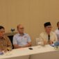 Ketua Tim Kampanye Nasional (TKN) Prabowo-Gibran, Rosan Roeslani dan Wakil Ketua TKN, Habiburokhman dalam konferensi pers. (Dok. TKN Prabowo-Gibran)