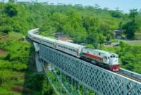 PT Kereta Api Indonesia (KAI) mencatatkan rekor dalam hal ketepatan waktu selama Lebaran 2024, dengan mengoperasikan 3.576 perjalanan KA jarak jauh atau rata-rata 238 KA per hari. (Dok. Travel Bestie)