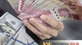 Melemahnya nilai tukar rupiah terhadap mata uang dolar AS juga memberikan dampak terhadap perusahaan. (Dok. Indonesia.go.id)