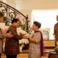 Ketua Umum Partai Gerindra sekaligus presiden terpilih periode 2024-2029 Prabowo Subianto menghadiri acara ulang tahun Titiek Soeharto yang ke-65 tahun di kediaman Jl. Teuku Umar, Menteng, Jakarta Pusat, Minggu (14/4/2024) malam. (Dok. TIm Media Prabowo)