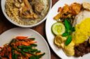 Nasi kuning tumpeng lengkap dengan aneka lauk pauk disajikan dalam sebuah upacara syukuran, melambangkan harapan akan keberuntungan dan kebahagiaan yang melimpah. Hidangan istimewa ini mencerminkan kekayaan budaya dan tradisi kuliner Indonesia yang telah turun-temurun.