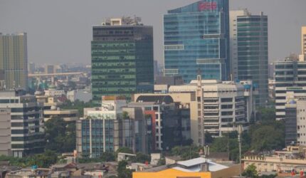Taktik Bertahan Hidup: Menjaga Keseimbangan di Tengah Dinamika Kota Megapolitan