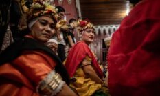 Mengintip Keunikan Upacara Belian: Menjaga Keseimbangan Dunia Melalui Ritual Adat