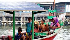 Seorang petugas kesehatan sedang memberikan penyuluhan gizi kepada ibu-ibu di salah satu Posyandu di pedesaan Kalimantan Timur, sebagai bagian dari upaya peningkatan kualitas kesehatan masyarakat. Inisiatif ini menunjukkan komitmen Kaltim dalam memastikan setiap keluarga memiliki akses informasi dan layanan kesehatan yang memadai.