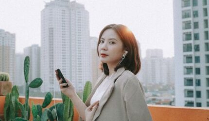 Jebakan FOMO dan Strategi Hidup Tenang di Tengah Hiruk Pikuk Urban