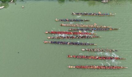 Menggali Kisah Sungai Mahakam: Nadi Kehidupan Abadi Kalimantan Timur