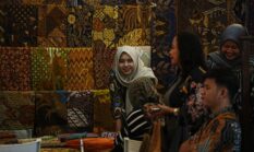 Pesona Batik Kaltim: Dari Hutan Hujan ke Panggung Dunia 2026