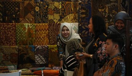 Pesona Batik Kaltim: Dari Hutan Hujan ke Panggung Dunia 2026