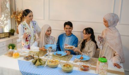 Nasi Kuning: Lebih dari Sekadar Sajian, Kisah di Balik Warna Emas Nusantara